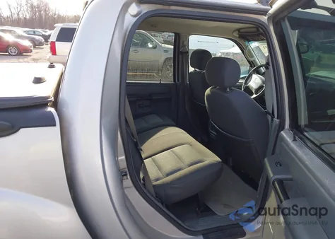 2004 Ford Explorer Sport Trac Adrenalin/Xls/Xlt z USA, uszkodzony, nr VIN 1FMZU77K74UB65100